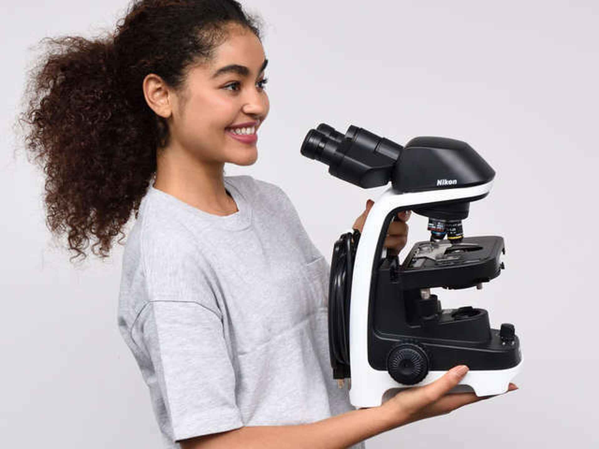 Microscopes For Education | Solutions | Nikon Instruments Inc.